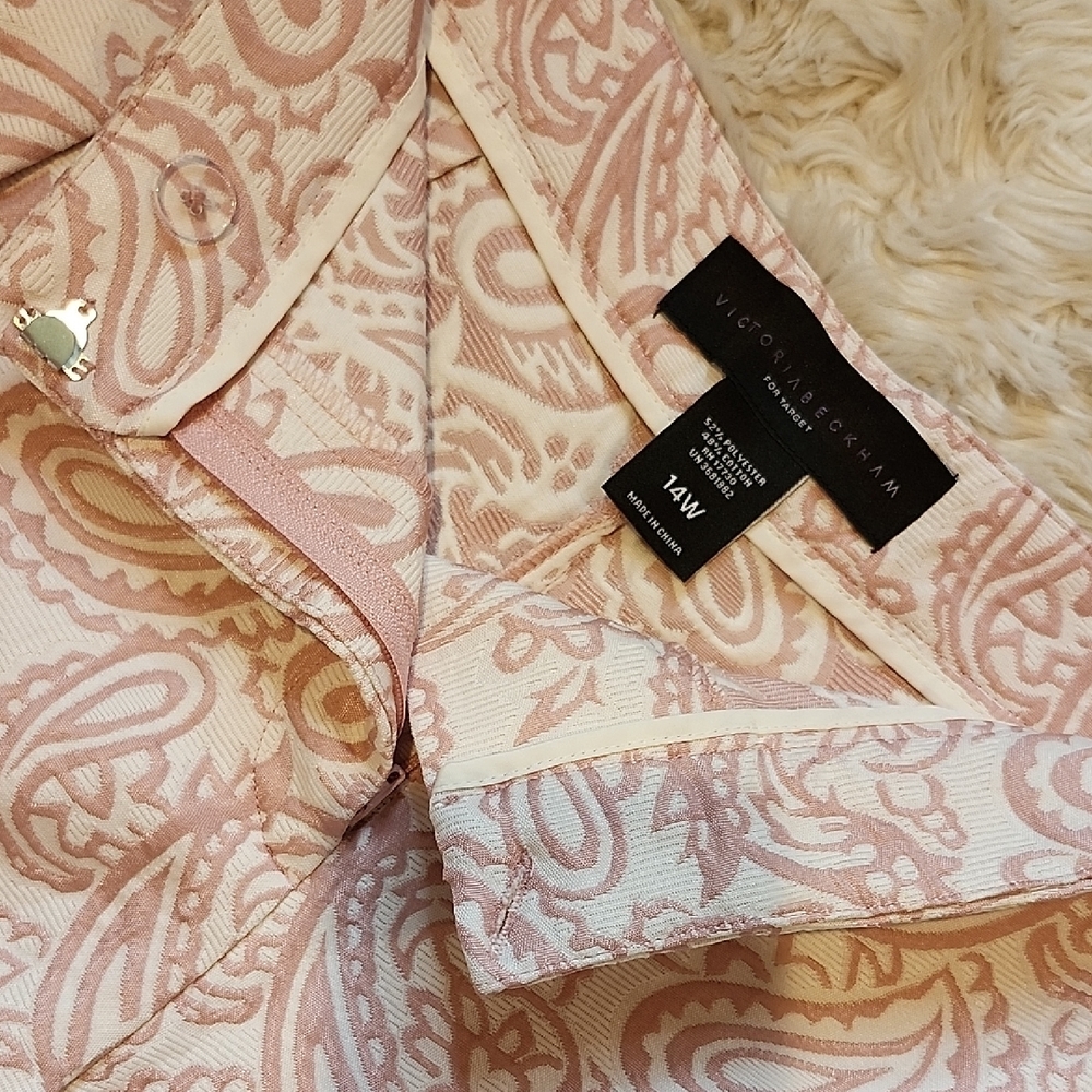 Victoria Beckham Blush Pink Paisley High Waist Shorts - Picture 2 of 4
